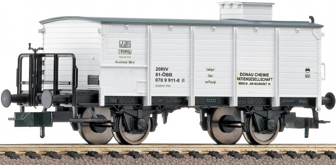 Gas tank car Donau ChemieAG<br /><a href='images/pictures/Fleischmann/Fleischmann-844906.jpg' target='_blank'>Full size image</a>